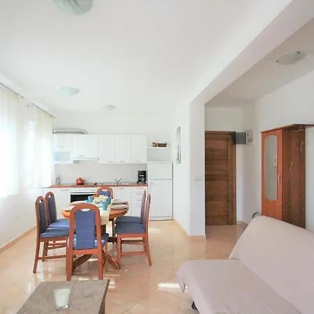 Mendikovic Guest house 3*